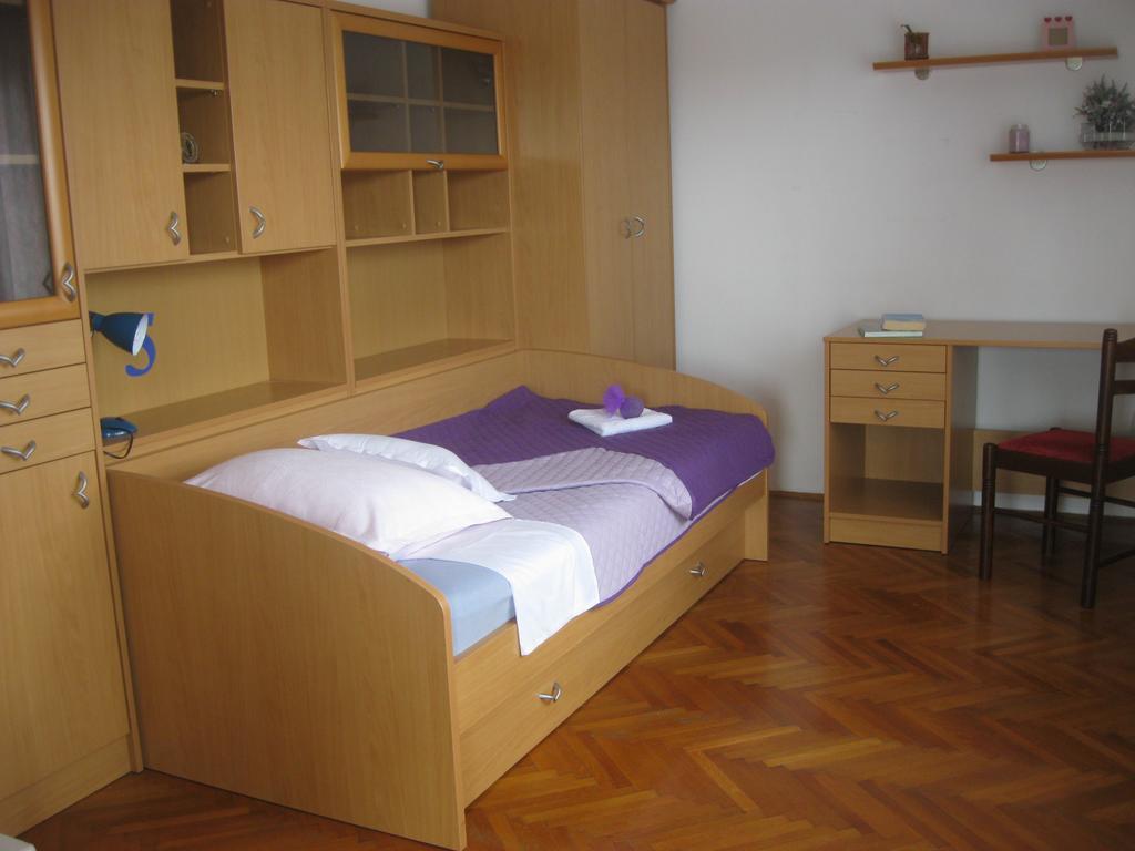 Apartment Promona Drnis Exterior photo