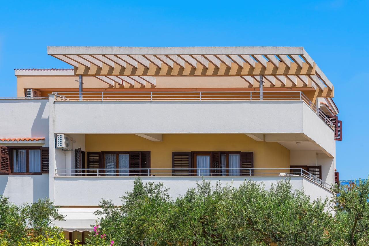 Apartment Promona Drnis Exterior photo