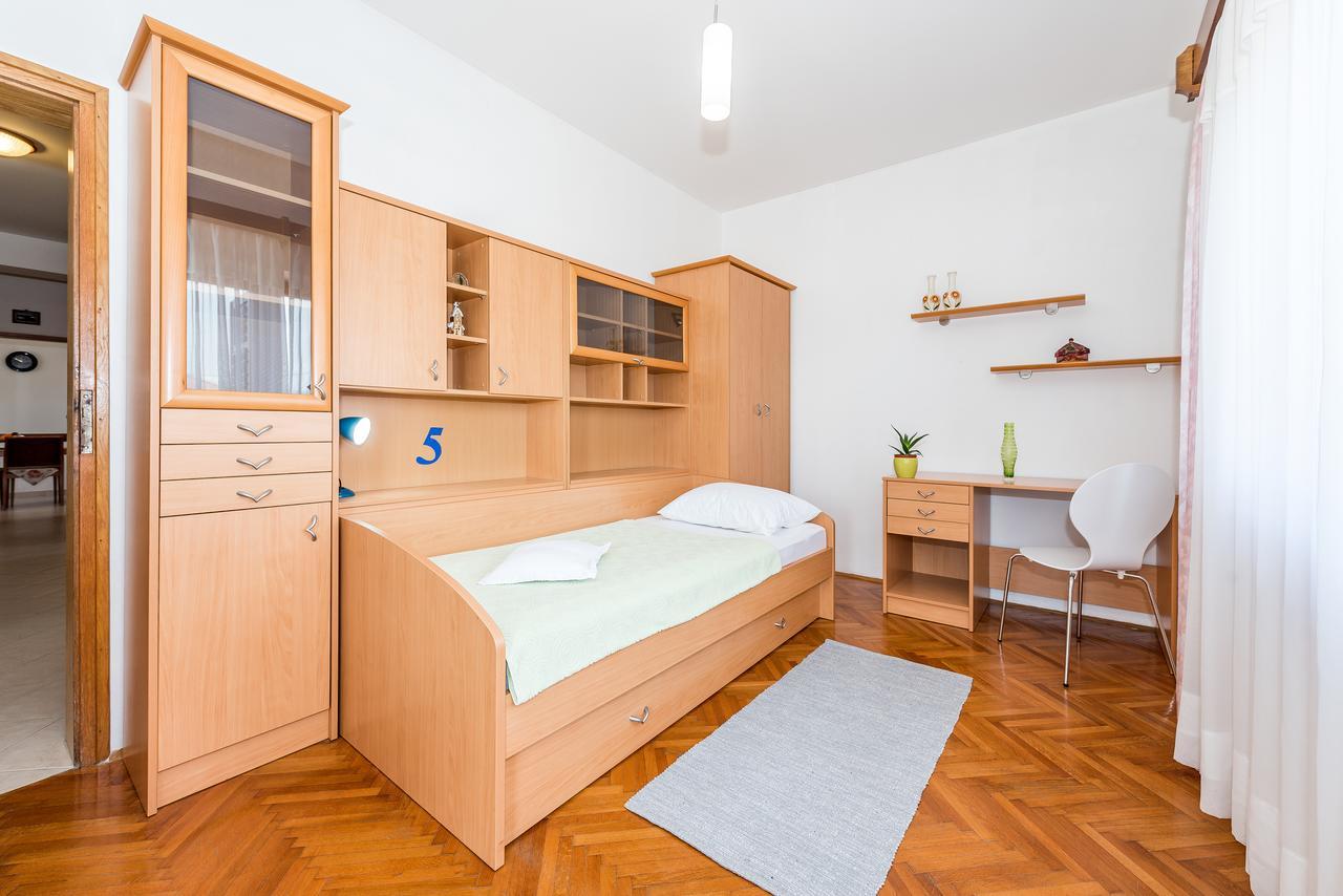 Apartment Promona Drnis Exterior photo
