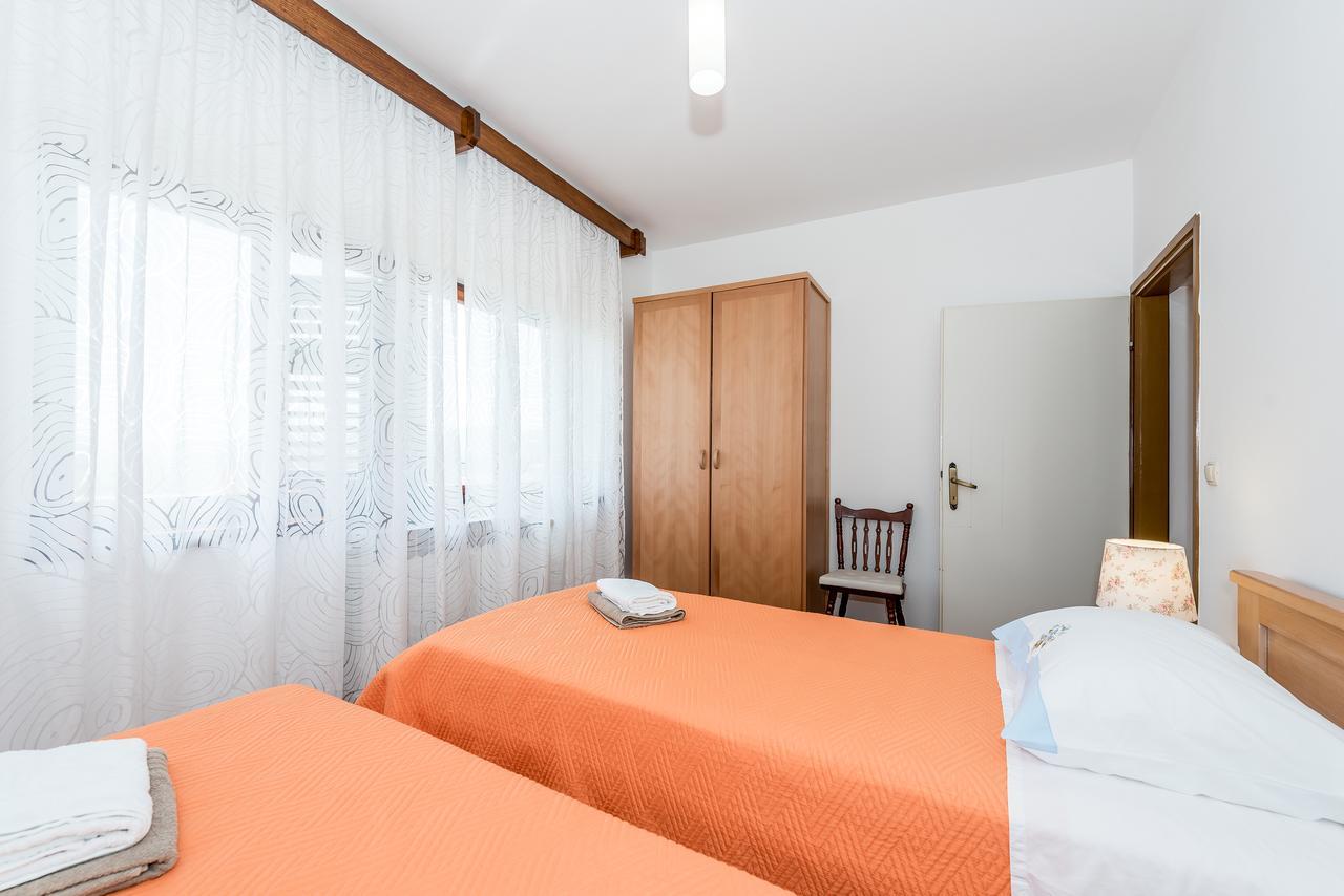 Apartment Promona Drnis Exterior photo