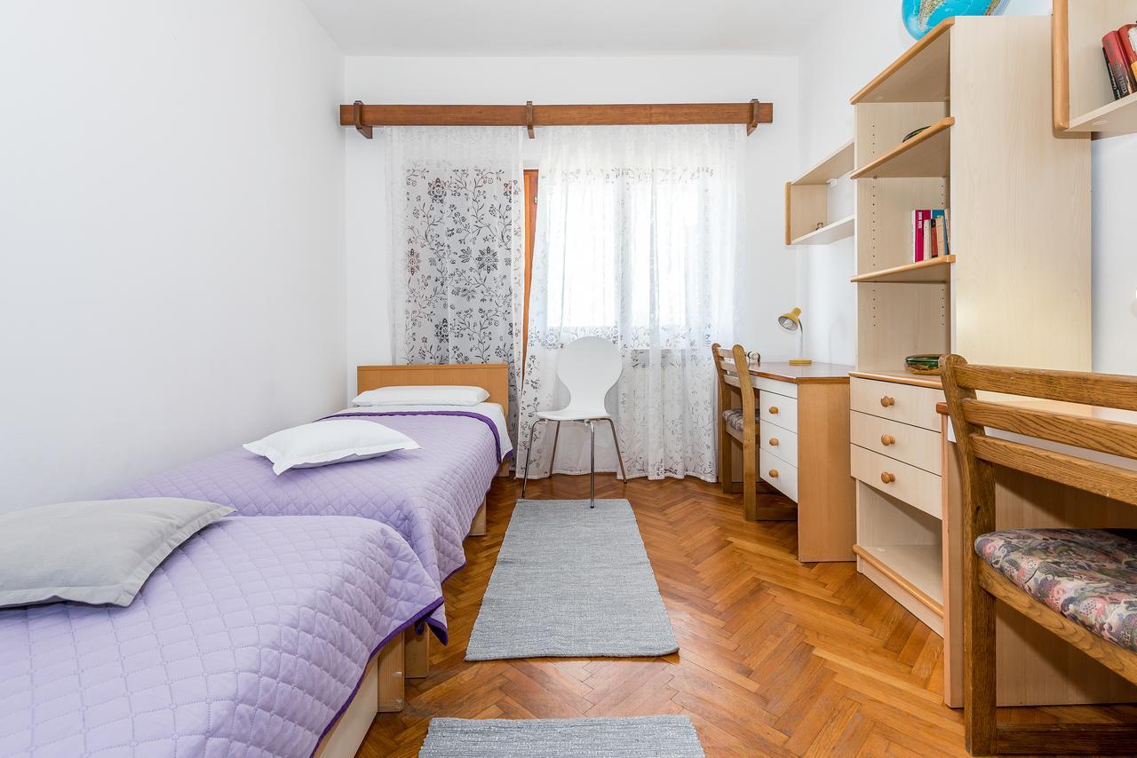Apartment Promona Drnis Exterior photo
